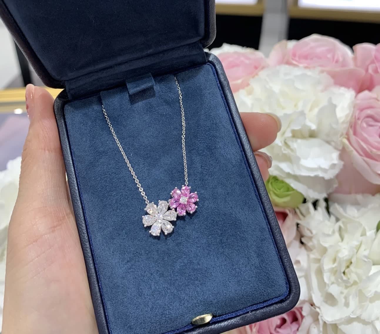 Harry Winston Elegant Blue and White Diamond Flower Necklace